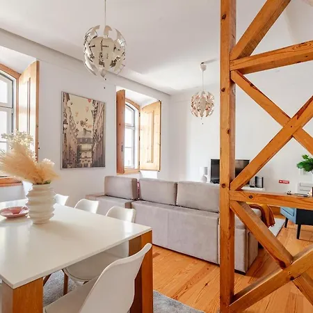 Cais Sodre Spacious Апартаменти *