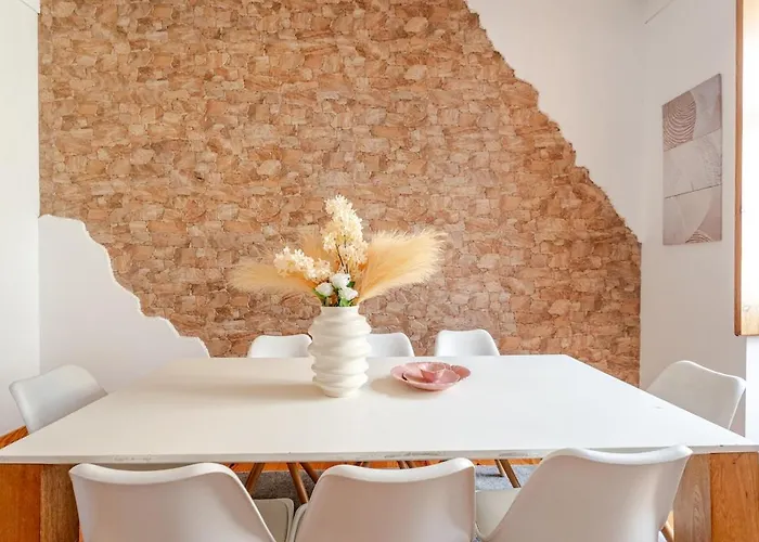 Апартаменти Cais Sodre Spacious