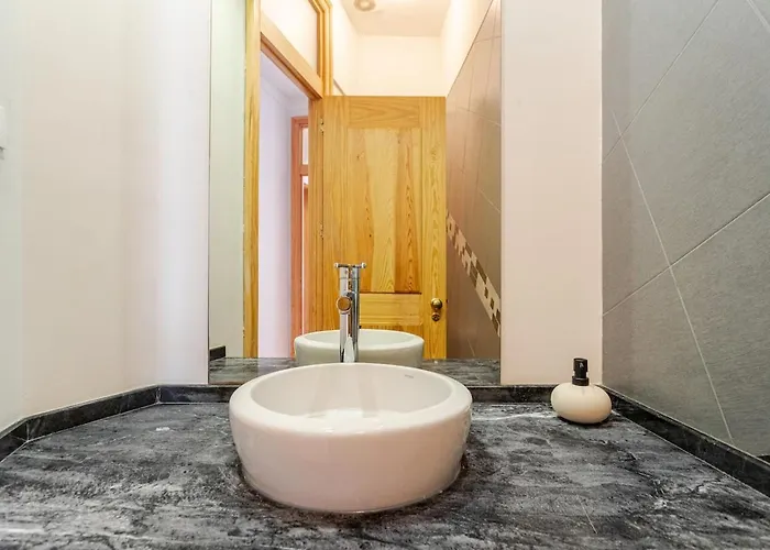 Cais Sodre Spacious Апартаменти