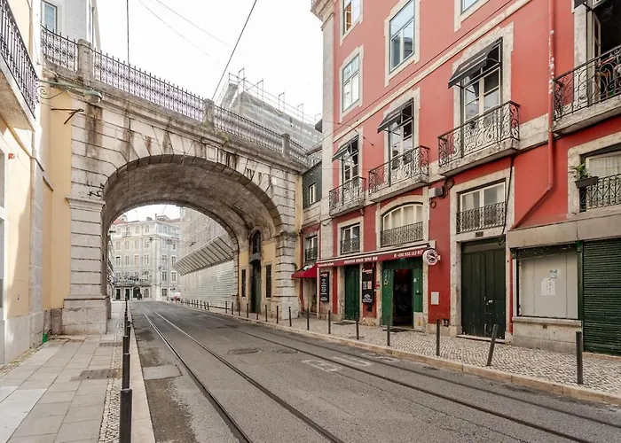 Cais Sodre Spacious Апартаменти